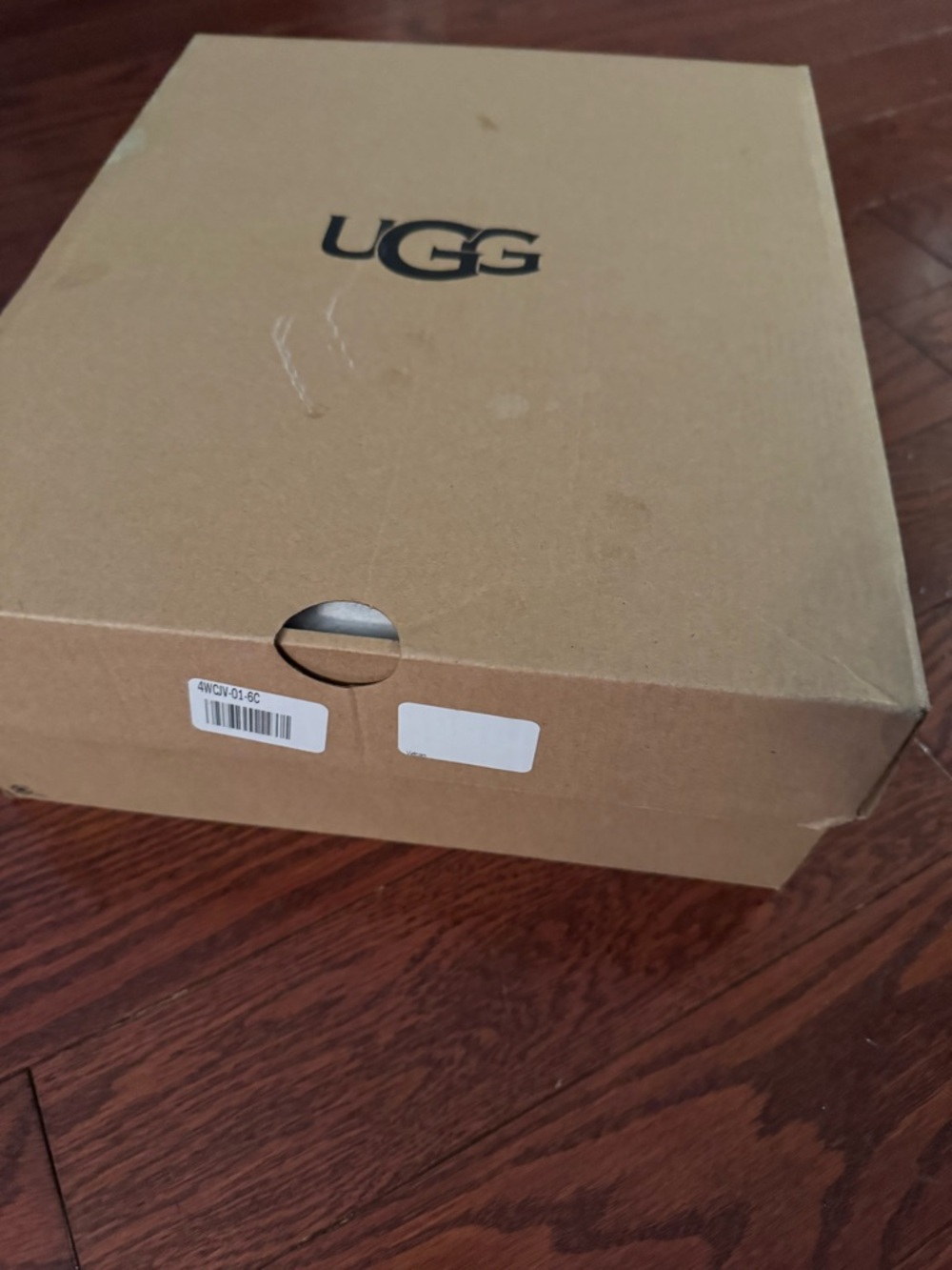 UGG Tan Cardboard Shoe Box with Logo nuemel boots nwt. Ladies 8=big kids 6